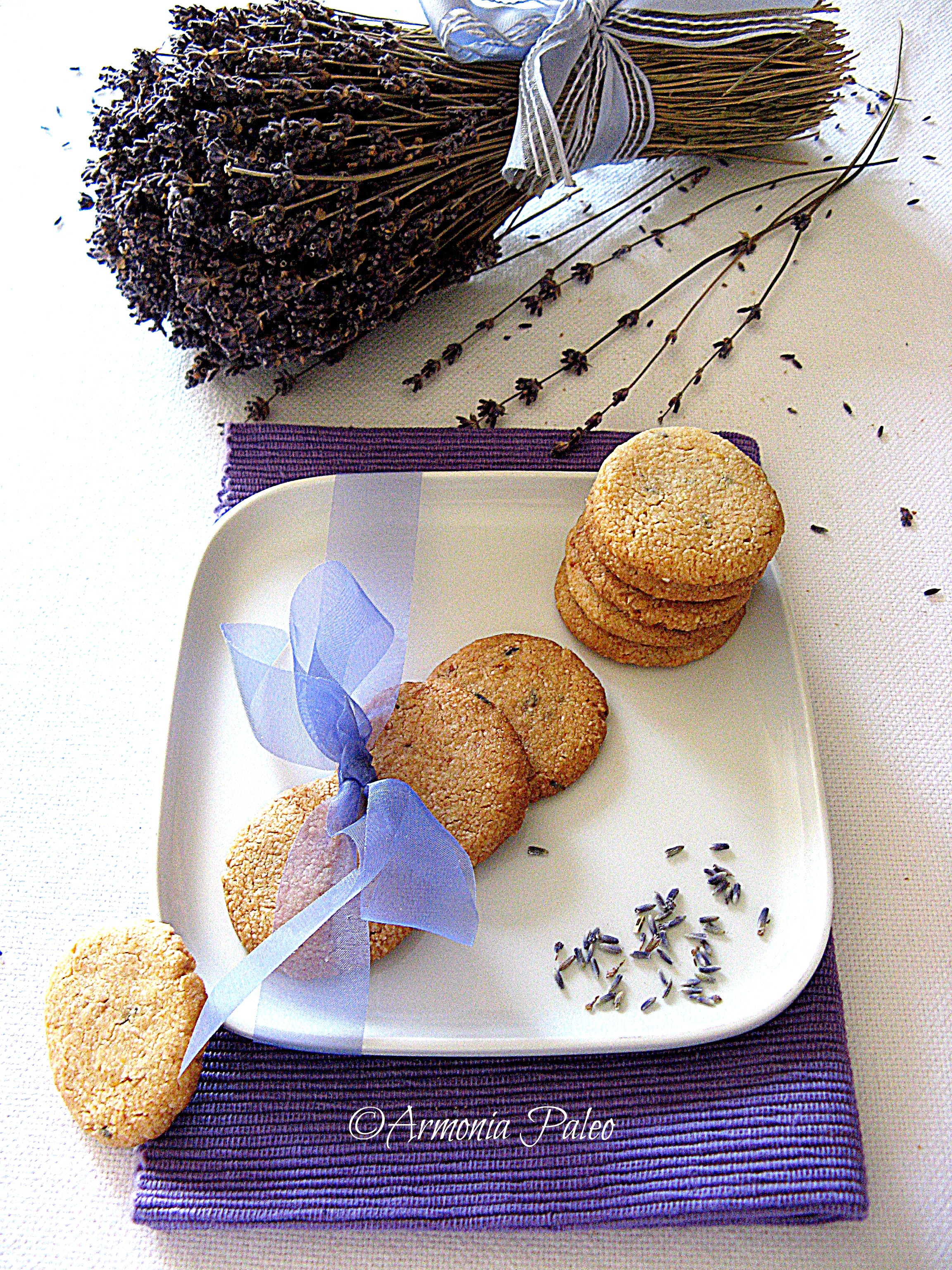 Biscuits aux Fleurs de Lavande - Biscotti ai Fiori di Lavanda
