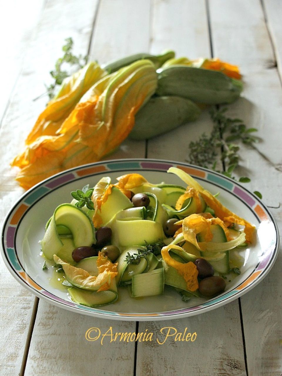 Nastri di Zucchine con Fiori di Zucca e Olive